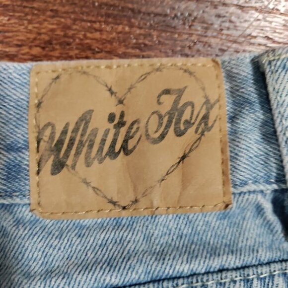 White Fox Light Blue Raw Hem Wide Leg Denim Jeans Size Medium - Picture 5 of 13